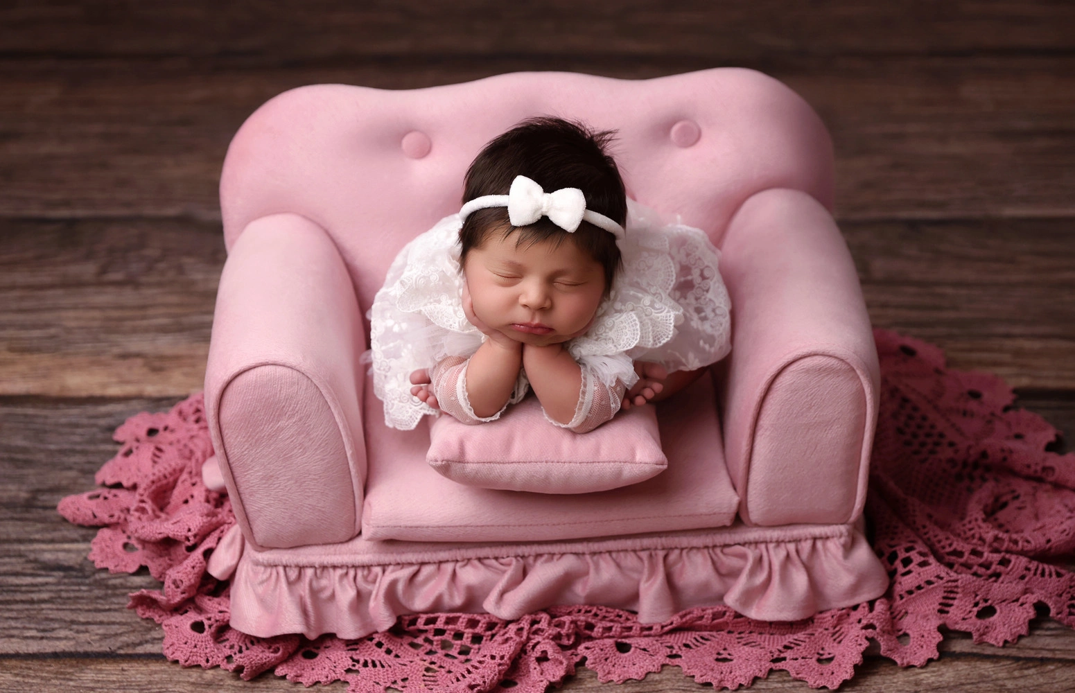 Τρυφερή φωτογράφιση νεογέννητου Alexia Alexandridou